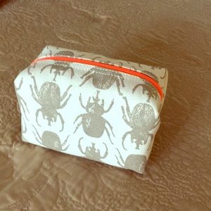 India Hicks Beetle Bag in stone